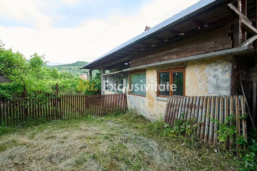 Casă cu 3 camere cu Teren 4696 Mp în Central