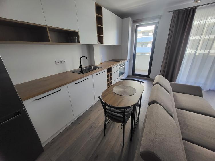 Apartament cu 2 camere semidecomandat în Florești