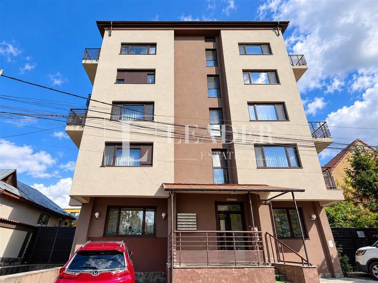 Apartament cu 3 camere decomandat în Sisești