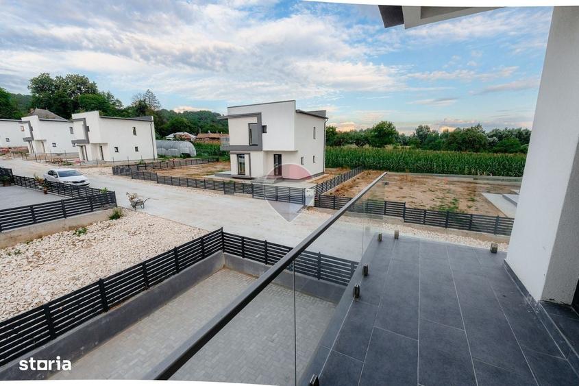 Casă cu 3 camere în Budeasa