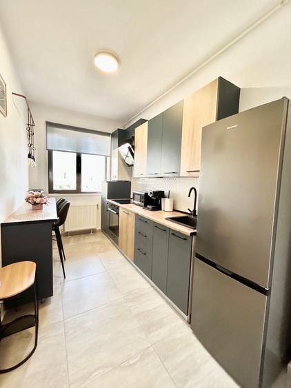 Apartament cu 2 camere decomandat, mobilat în Splaiul Independenței