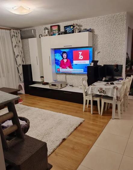 Apartament cu 3 camere decomandat, mobilat în Tractorul