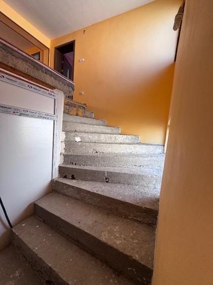 Casă individuală cu 5 camere cu Teren 2000 Mp în Câlnic