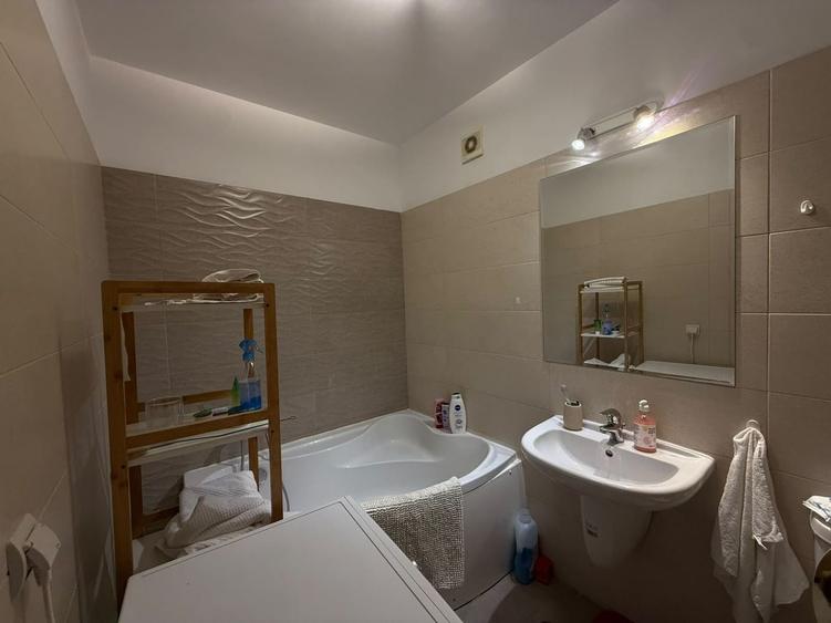Apartament cu 2 camere decomandat, mobilat în Dămăroaia