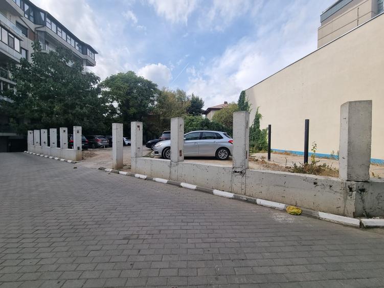 Teren Construcții intravilan de 500 mp, în Moșilor
