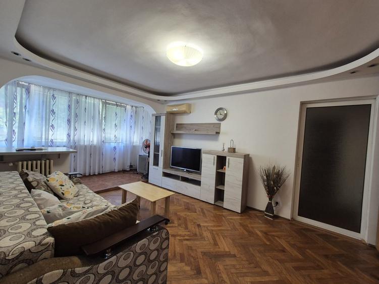 Apartament cu 2 camere semidecomandat în Câmpia Libertății