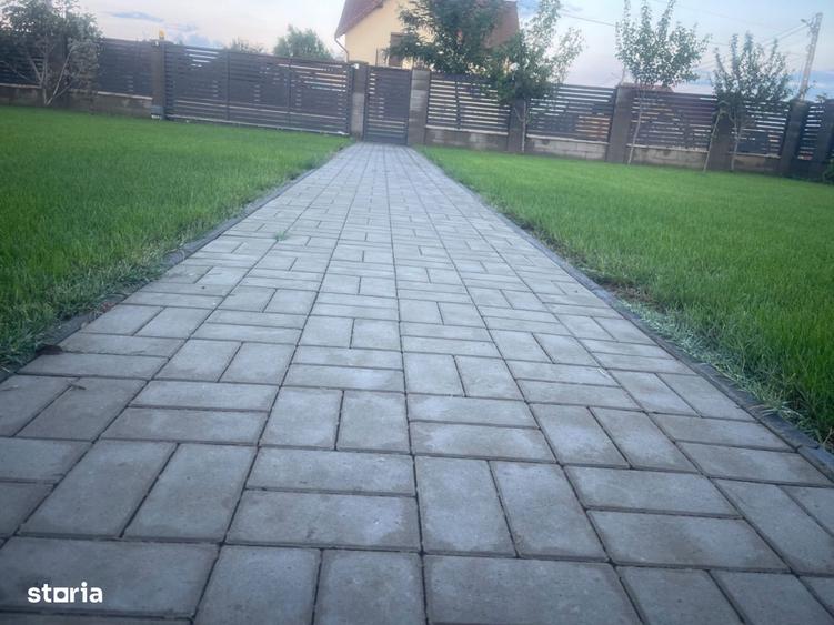 Casă cu 5 camere cu Teren 800 Mp în Săcălaz