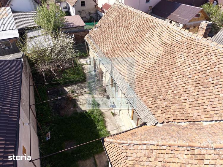 Casă cu 3 camere cu Canalizare în Hălchiu