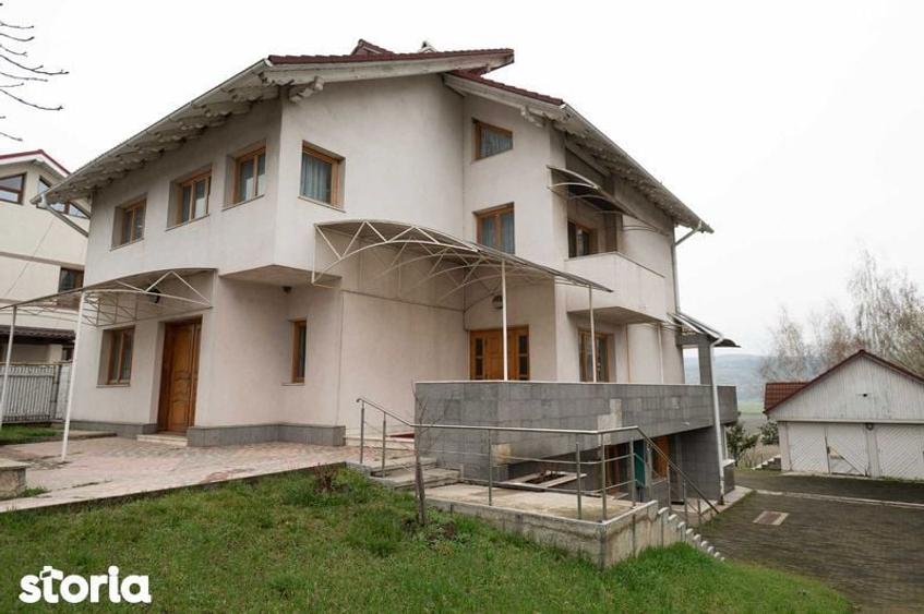 Casă cu 4 camere cu Teren 650 Mp în Central