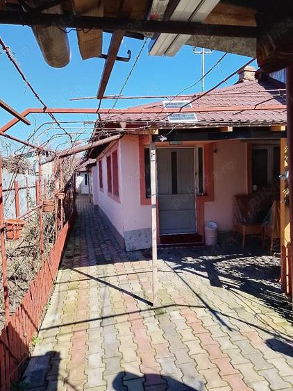Casă cu 5 camere cu Teren 365 Mp în Poșta