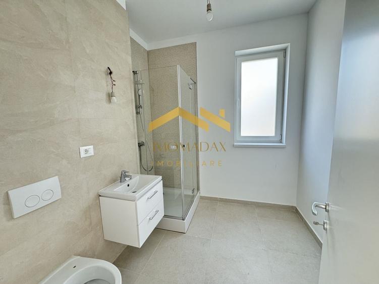 Penthouse cu 3 camere decomandat în Aradului