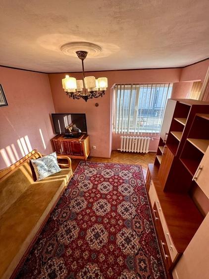 Apartament cu 4 camere decomandat în Central