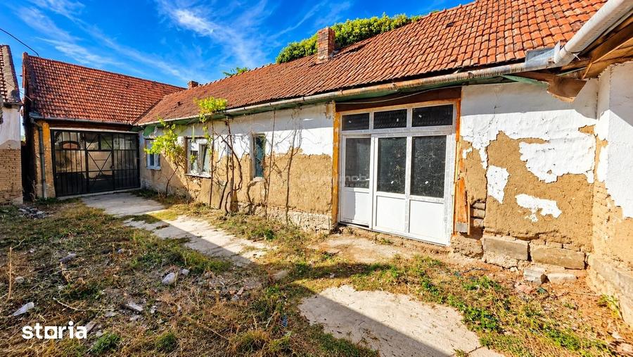 Casă cu 4 camere cu Teren 634 Mp în Forotic