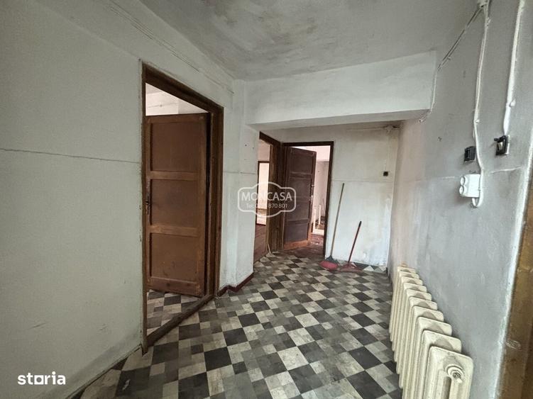 Casă cu 4 camere cu Teren 300 Mp în Central