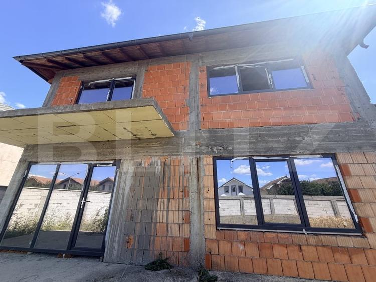 Casă individuală cu 3 camere cu Canalizare în Malu Mare