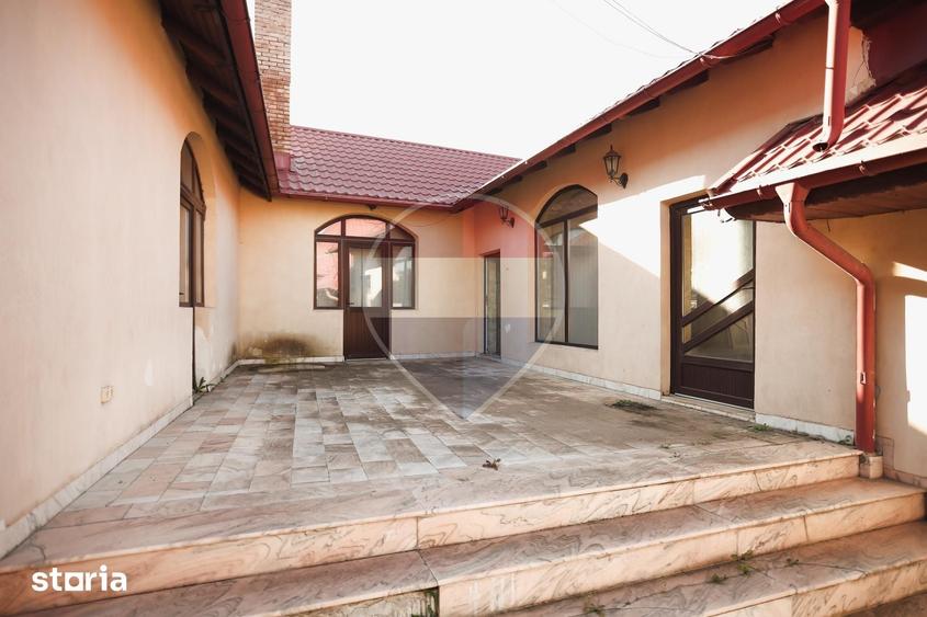 Spațiu comercial, de 800 mp, în Marginea