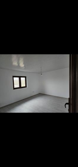 Casă cu 4 camere în Moșteni