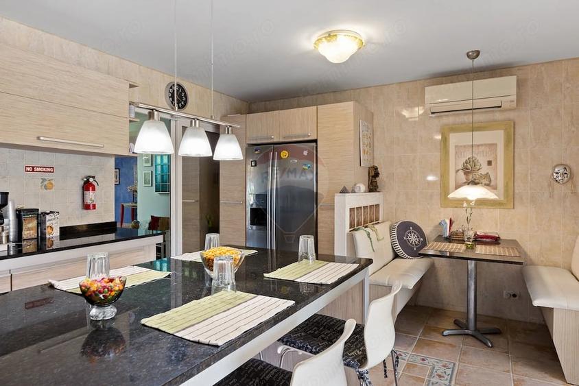 Casă cu 4 camere cu Teren 921 Mp în Subcetate