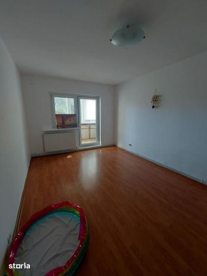 Apartament cu 3 camere în Calea București