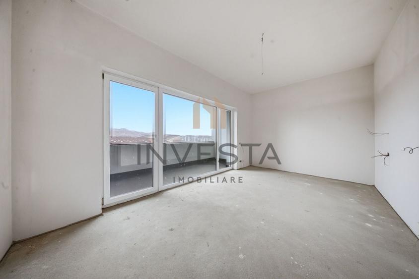 Penthouse cu 4 camere semidecomandat în Bună Ziua