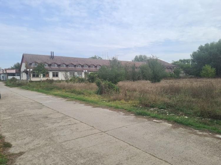 Spațiu comercial, în Băcia