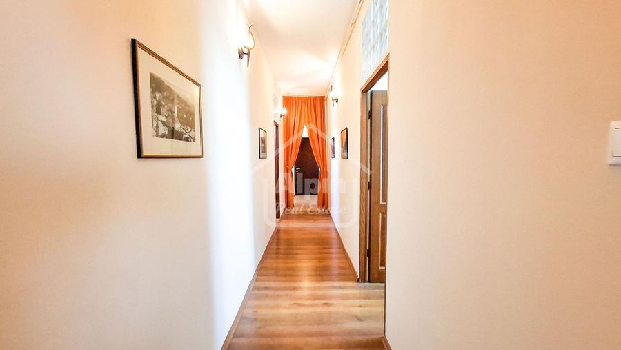 Apartament cu 2 camere decomandat în Centrul Istoric