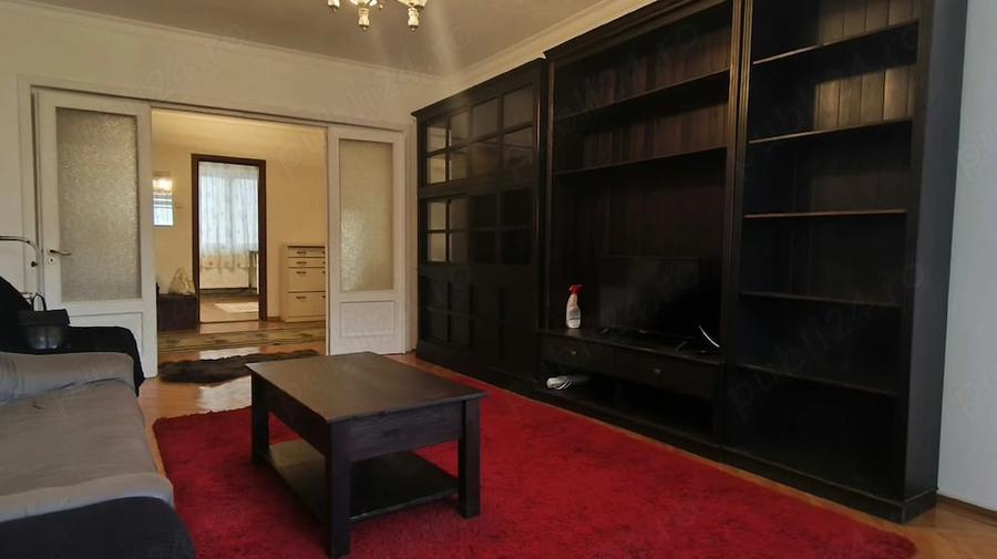 Apartament cu 4 camere decomandat în Central
