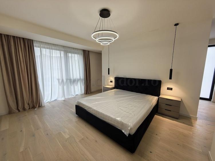 Casă individuală cu 6 camere cu Piscina în Iancu Nicolae