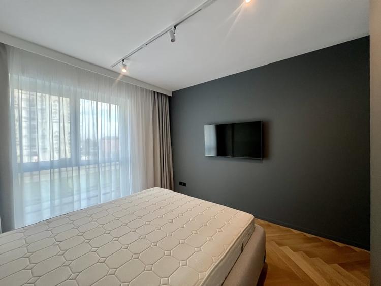 Apartament cu 2 camere semidecomandat, mobilat în Mărăști