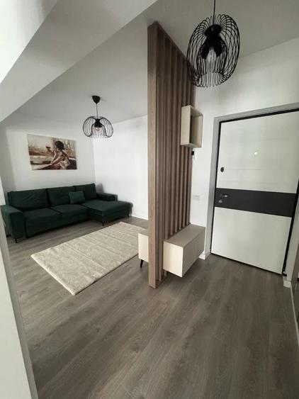 Apartament cu 2 camere decomandat, mobilat în Est
