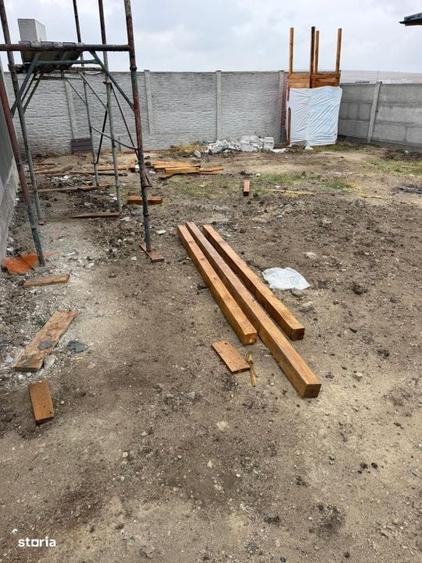 Casă cu 3 camere în Ișalnița