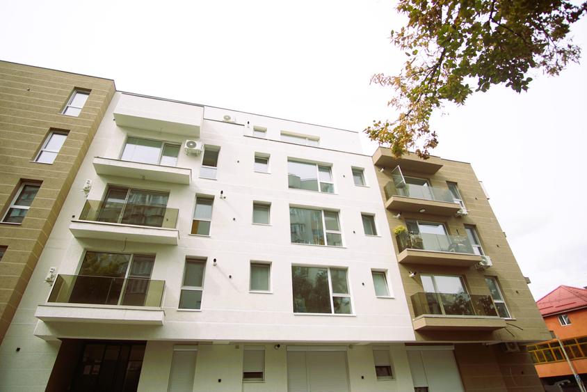 Apartament cu 2 camere semidecomandat în 13 Septembrie