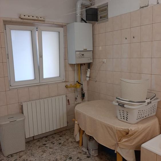Spațiu comercial, de 210 mp, în Drumul Taberei