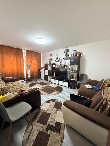 Apartament cu 3 camere decomandat, mobilat în Brazda lui Novac