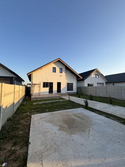 Casă cu 4 camere în Central
