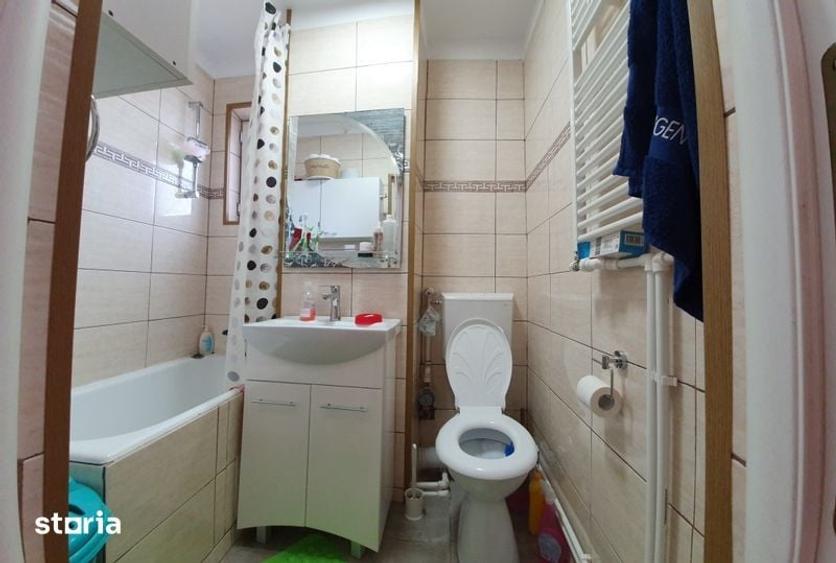 Apartament cu 4 camere semidecomandat în Ferentari