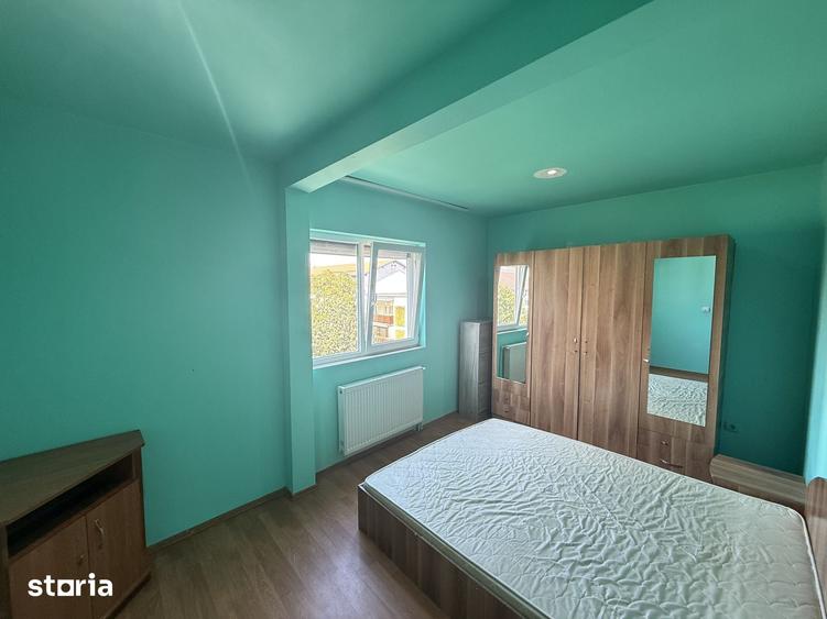 Apartament cu 4 camere decomandat în Est