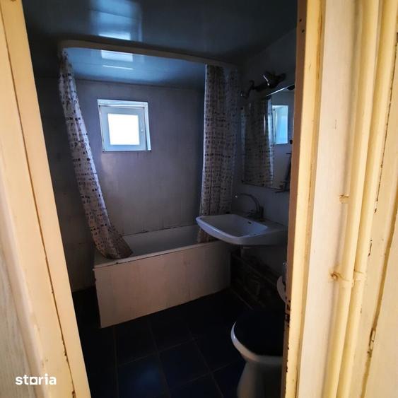 Apartament cu 4 camere în Berceni
