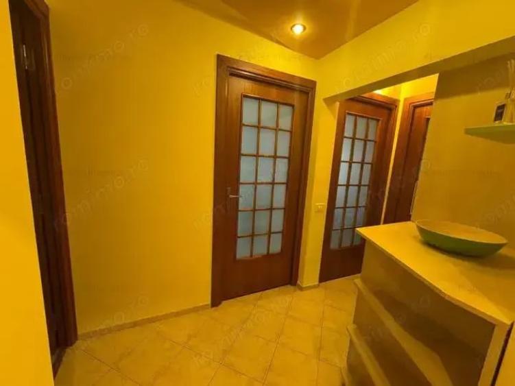 Apartament cu 3 camere decomandat în Decebal