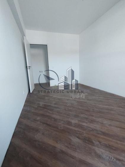 Apartament cu 3 camere semidecomandat în Florești