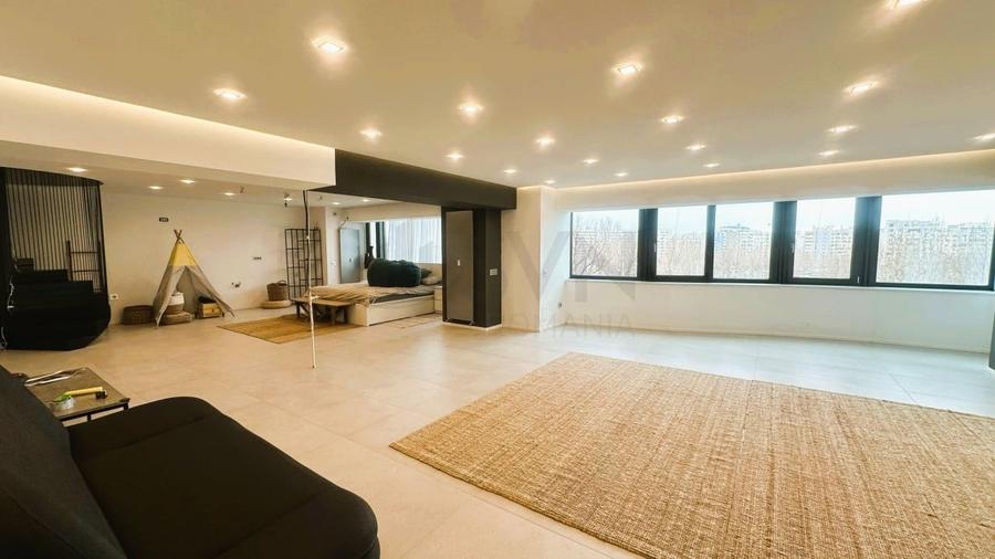 Apartament cu 4 camere decomandat, mobilat în Unirii