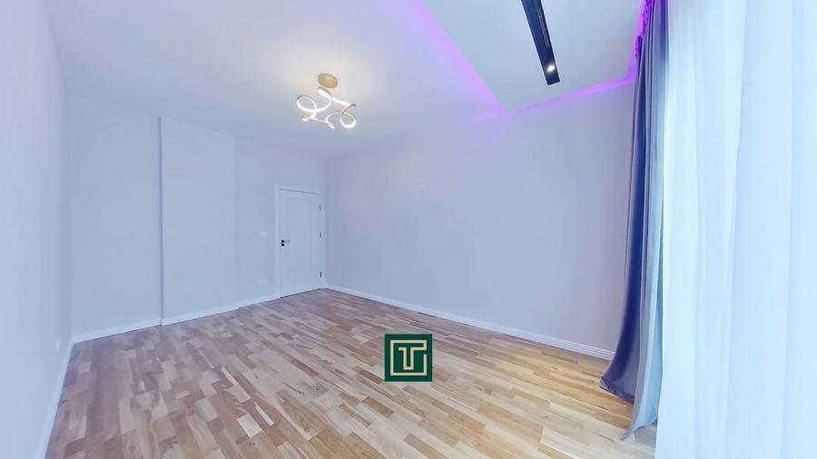 Penthouse cu 3 camere semidecomandat în Miorița
