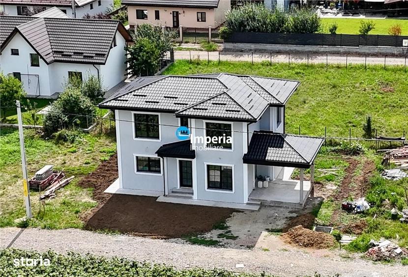 Casă cu 4 camere în Valea Ursului