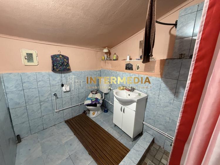 Casă individuală cu 3 camere cu Canalizare în Cricău