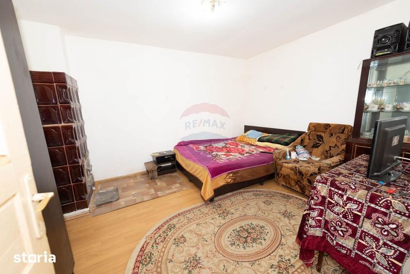Casă cu 2 camere cu Teren 266 Mp în Giulești