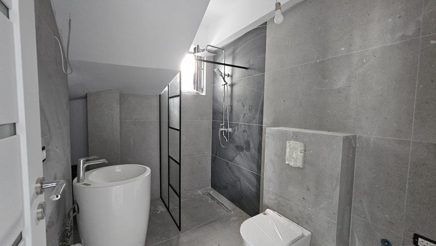 Casă individuală cu 4 camere cu Canalizare în Chiajna