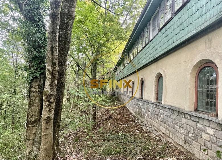 Casă individuală cu 50 camere cu Canalizare în Breaza
