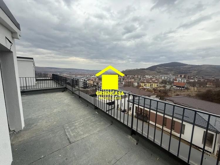 Duplex cu 4 camere cu Canalizare în Florești