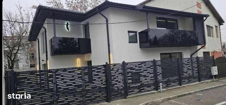Casă cu 5 camere cu Teren 175 Mp în Tineretului
