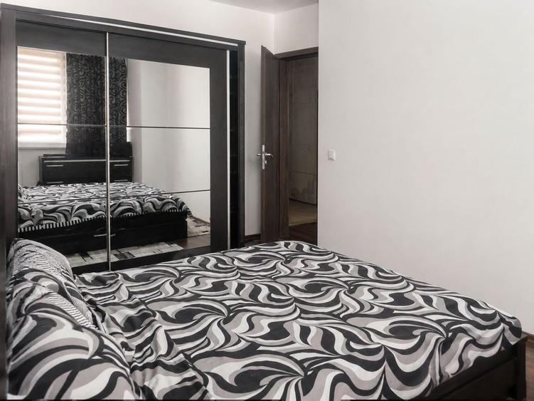 Apartament cu 3 camere decomandat, mobilat în Soarelui